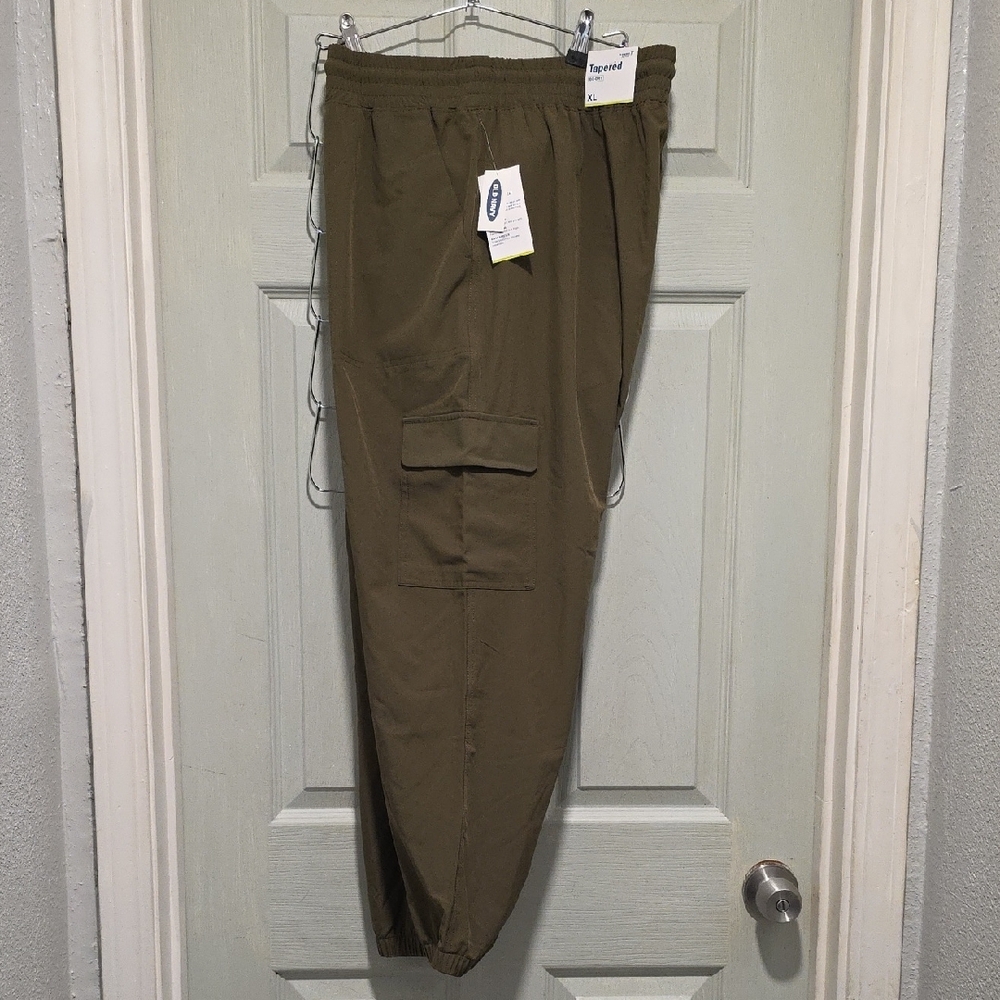 Old Navy NWT Active Stretchtech Tapered 5 Pocket Cargo Pants Quick Dry